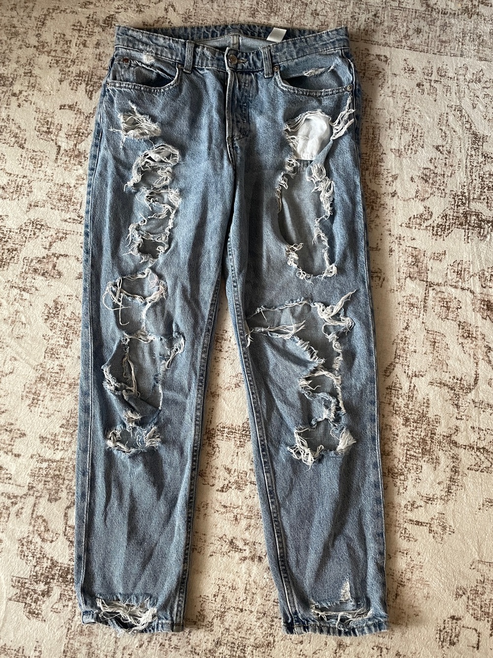 &Denim Women’s Distressed Light Blue Boyfriend Jeans - size 6